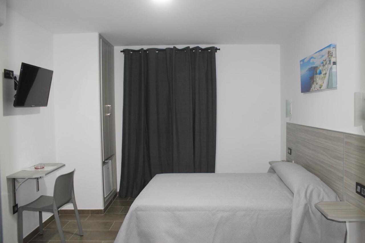 Hostal Maria Jose Conil De La Frontera Dış mekan fotoğraf