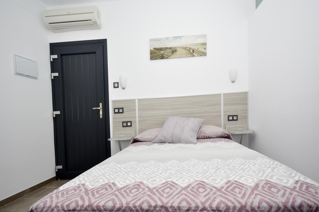 Hostal Maria Jose Conil De La Frontera Dış mekan fotoğraf